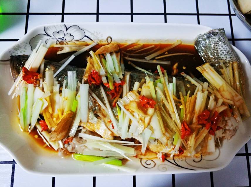 清蒸鱼（鲈鱼/多宝鱼/桂花鱼/石斑鱼……）