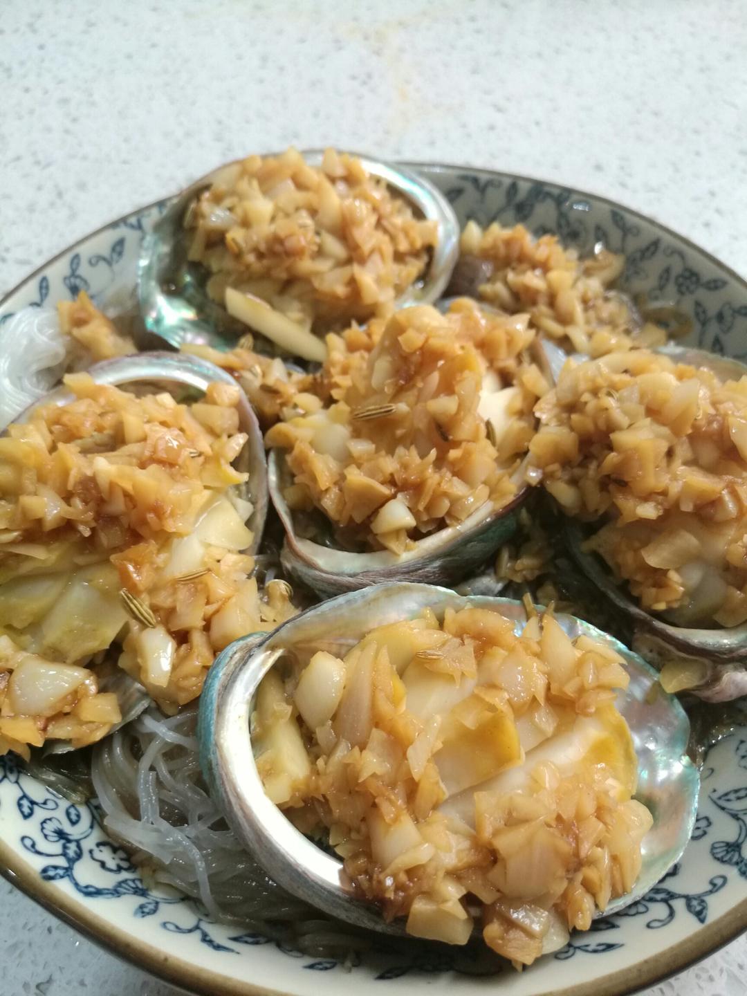 蒜蓉粉丝蒸鲍鱼
