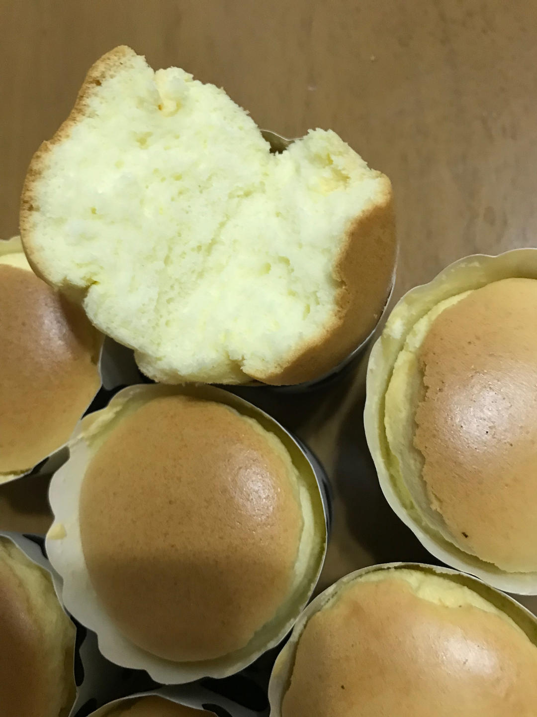 纸杯蛋糕，绝对不塌不裂，百分百成功四段式烘烤方法，不私藏无保留