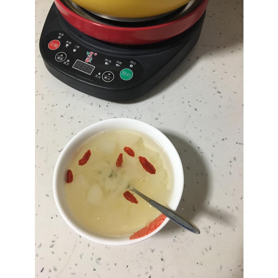 冰糖银耳雪梨汤