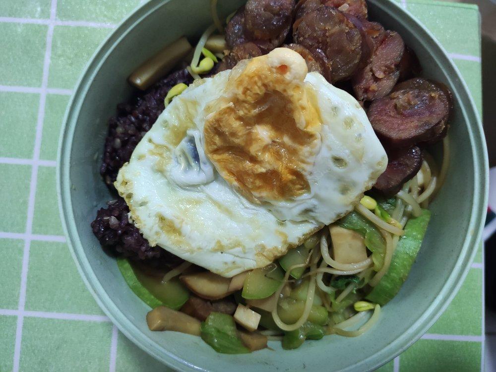 减脂糙米韩式拌饭
