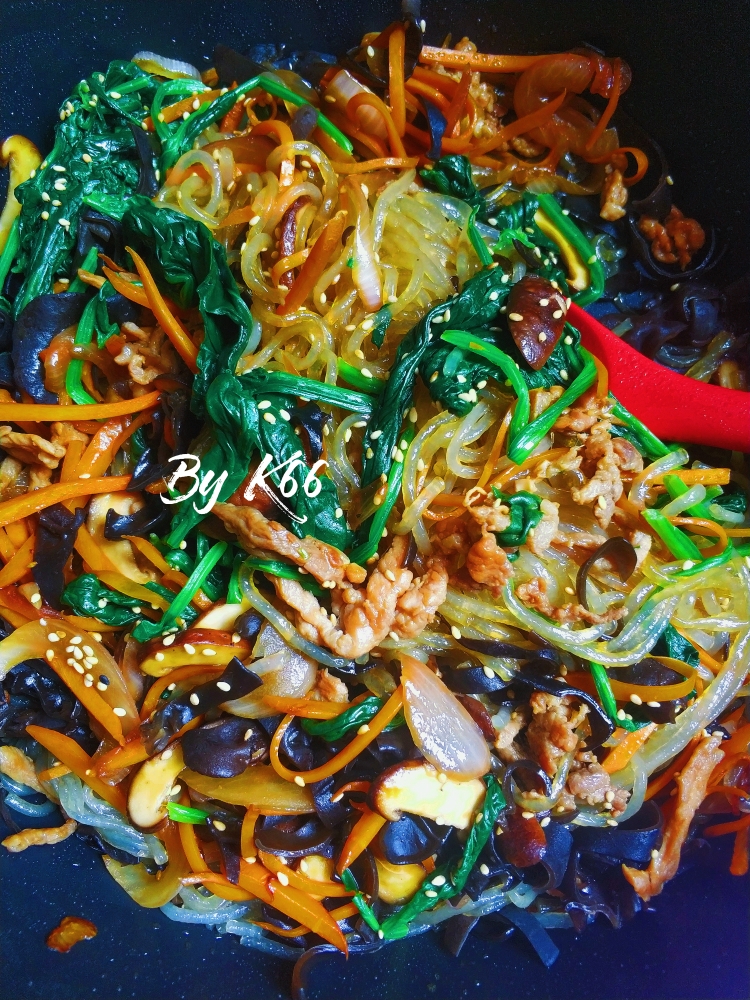韩式炒杂菜（잡채볶음）的做法