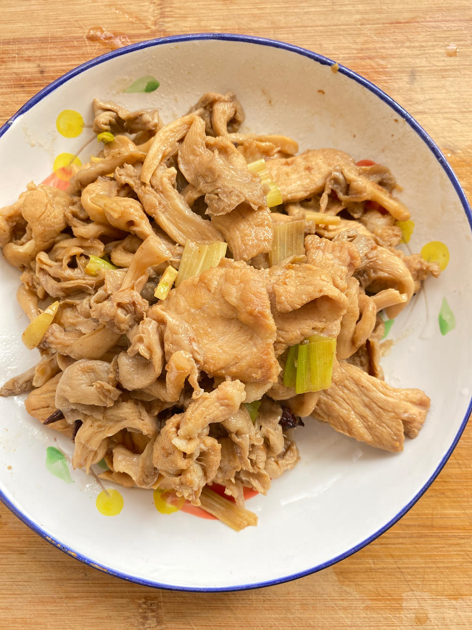 蘑菇炒肉
