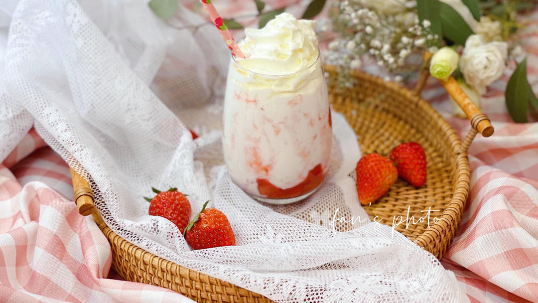 🍓草莓鲜牛乳🥛实现网红高颜值甜蜜饮🍓