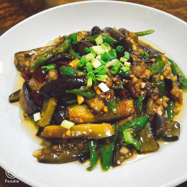 不用炸不吸油，咸香入味三分的红烧茄子