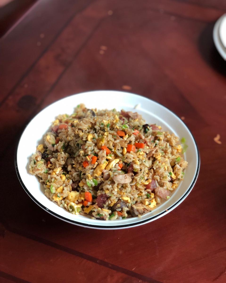 爆好吃的无敌腊肠炒饭