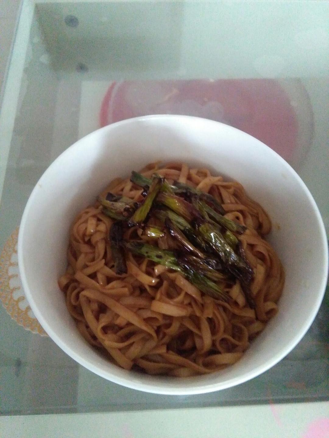 葱油拌面Spring Onion Noodles