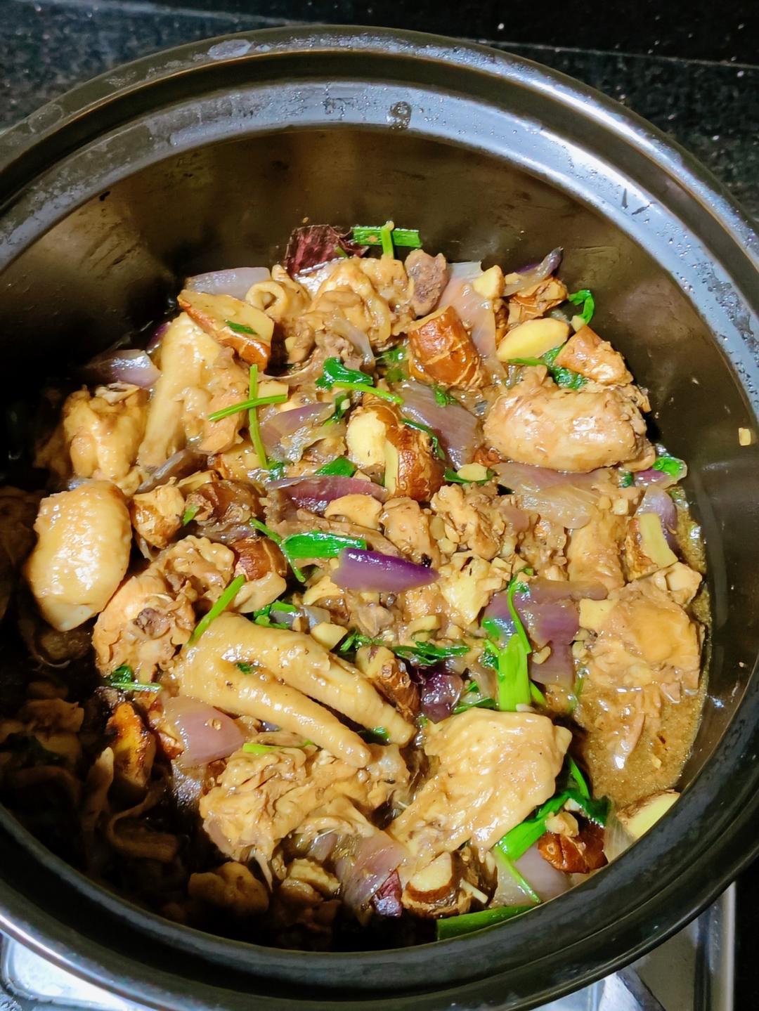 香味十足的沙姜鸡煲