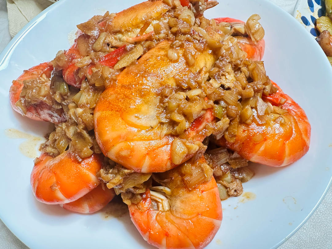 好吃到舔手的蒜爆罗氏虾（零失败，巨好吃)