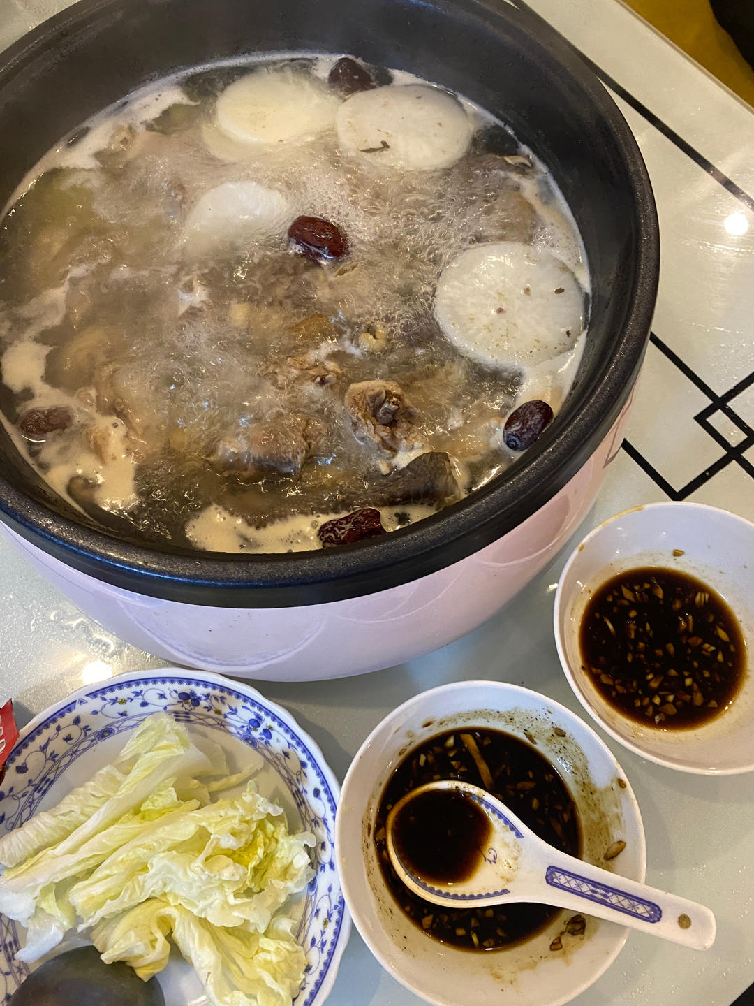 光头鸡-药膳鸡-鸡嫩汤美蘸料经典