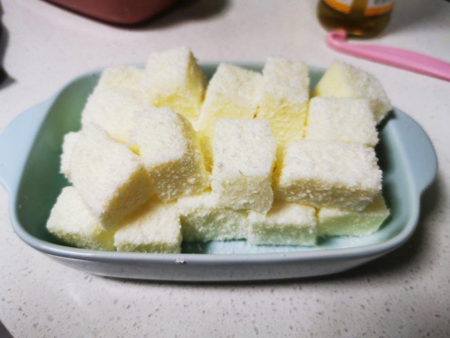 完胜85度C牛奶椰丝小方
