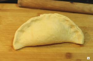 意大利披萨饺（Calzones）的做法 步骤5