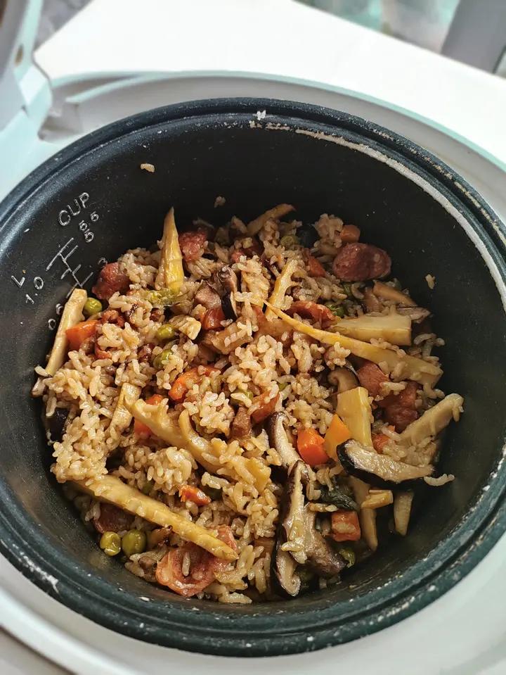 懒人必备～电饭煲腊肠焖饭