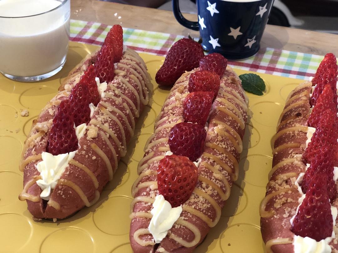 草莓🍓奥利奥魔法棒面包