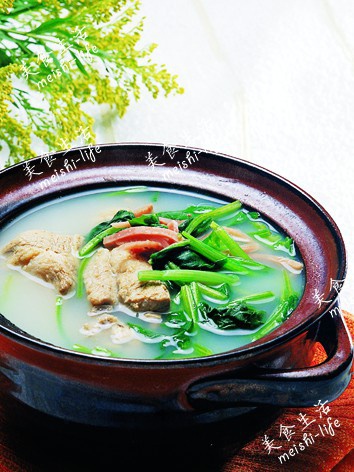 猪骨菠菜汤的做法