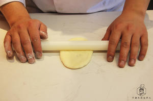 香软酥松的椰蓉面包的做法 步骤9