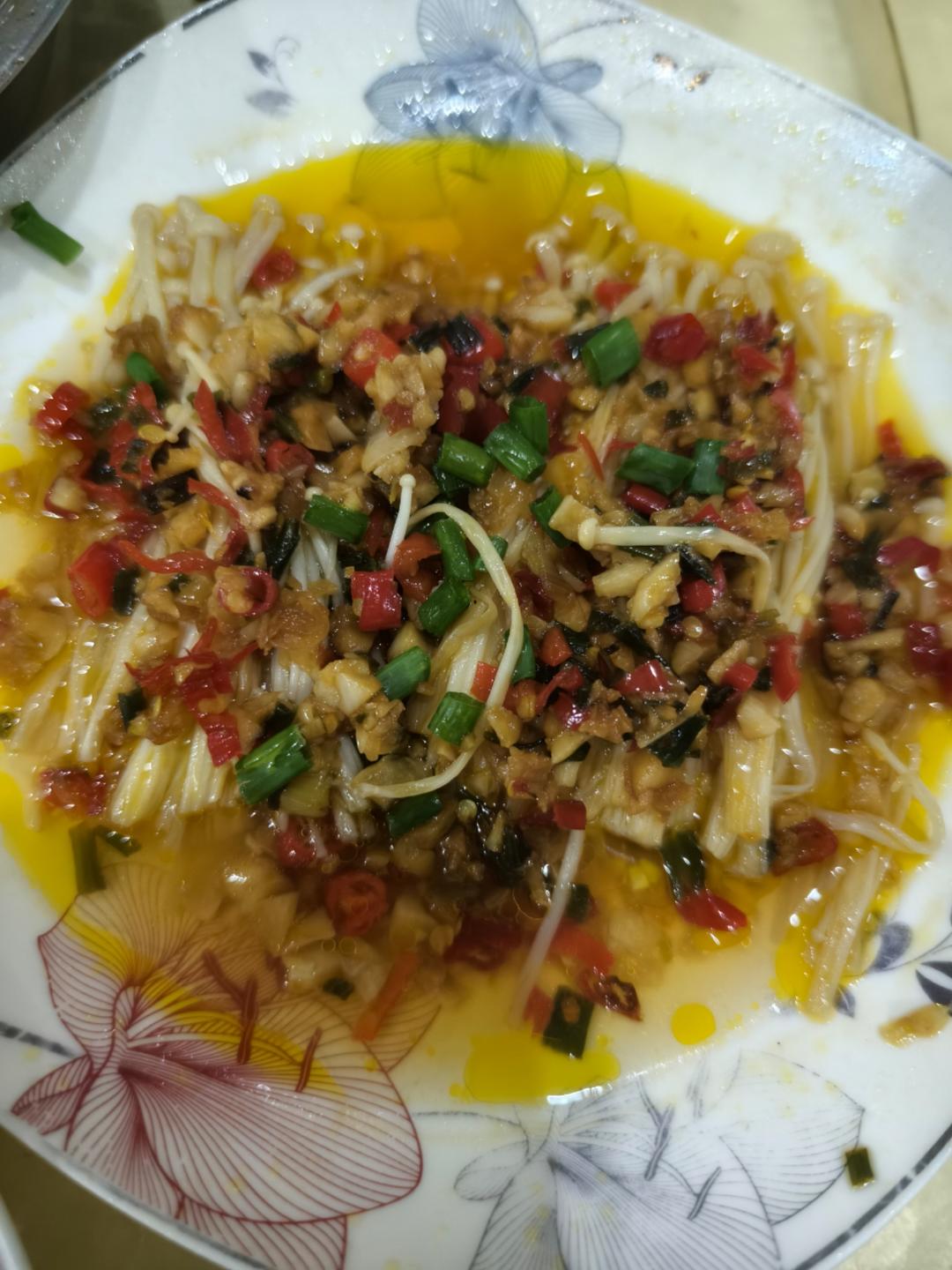 超级下饭的蒜蓉金针菇！好吃到爆