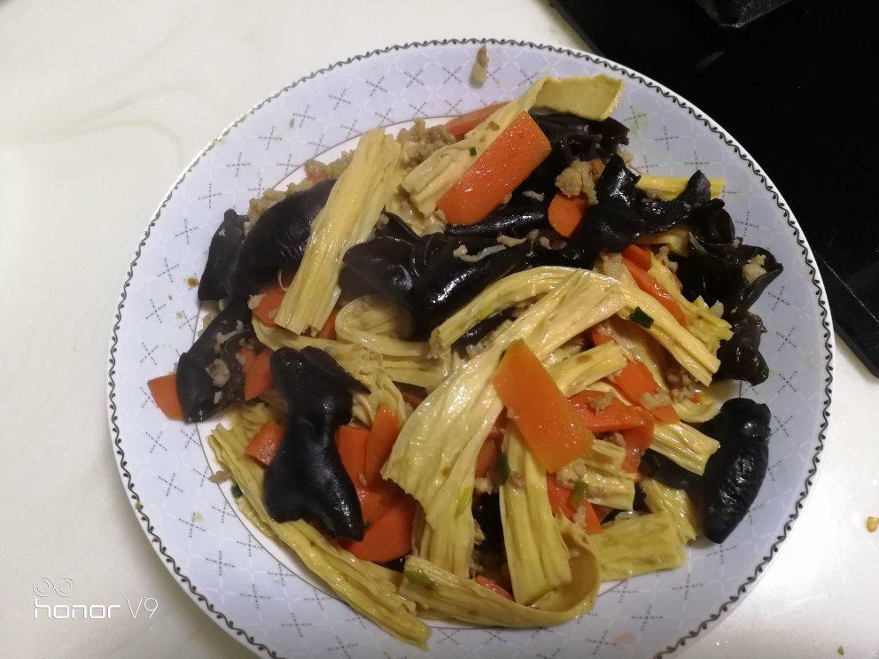 肉炒腐竹木耳