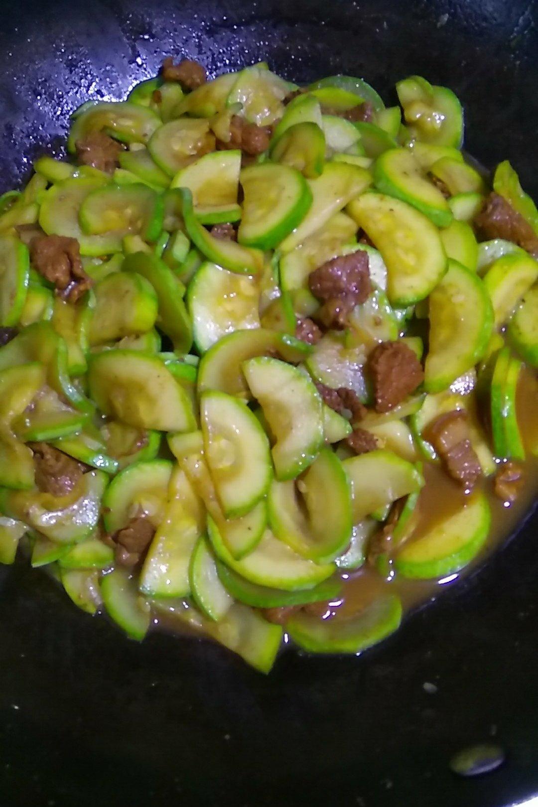 darling橘子做的西葫芦炒肉片