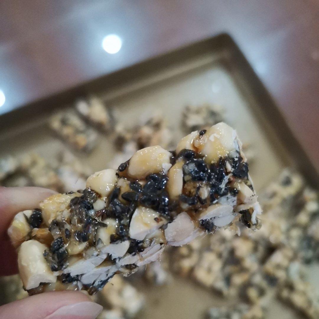 无敌好吃的芝麻花生糖