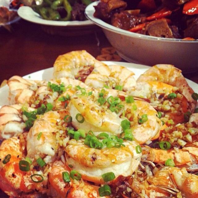 蒜蓉虾蒸粉丝的做法