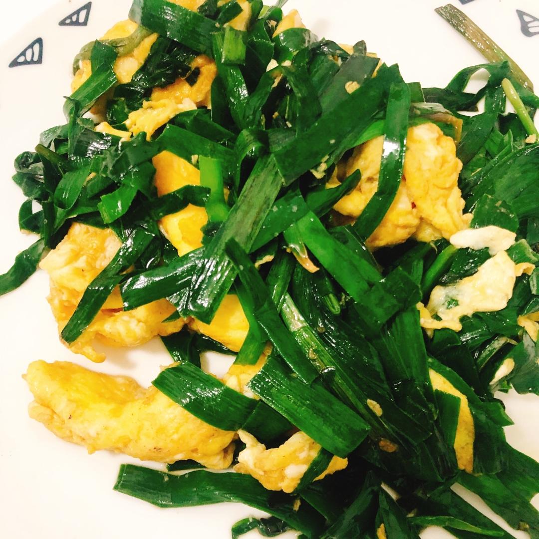 简易版韭菜炒鸡蛋（鸡蛋味道非常鲜嫩）