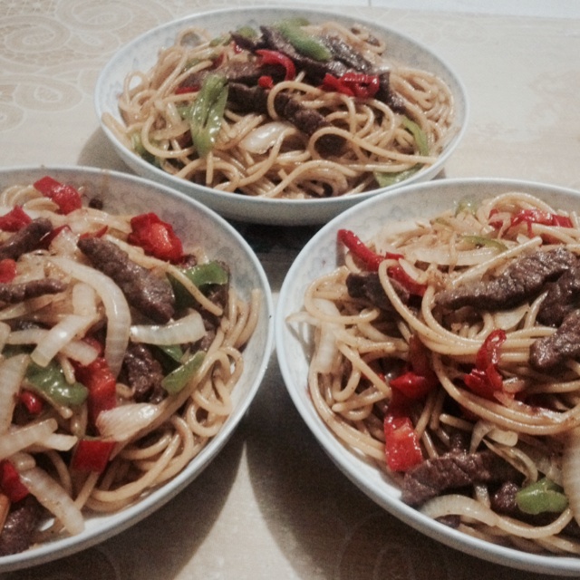 黑椒牛柳炒意面