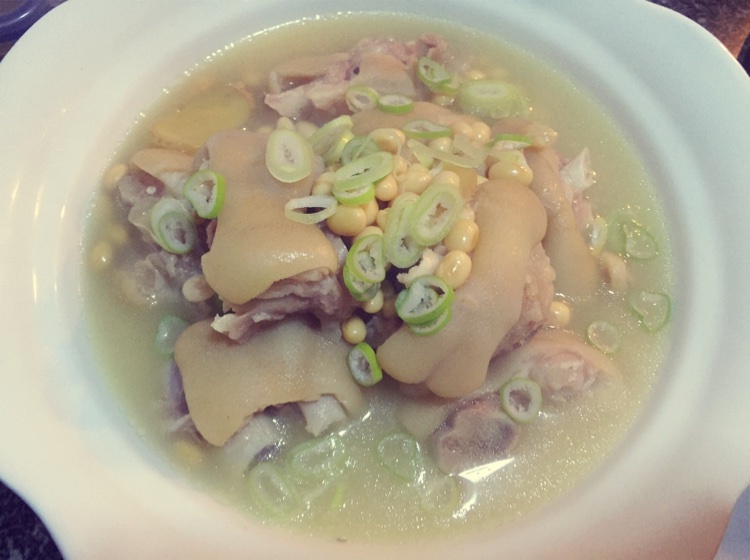 黄豆猪脚汤