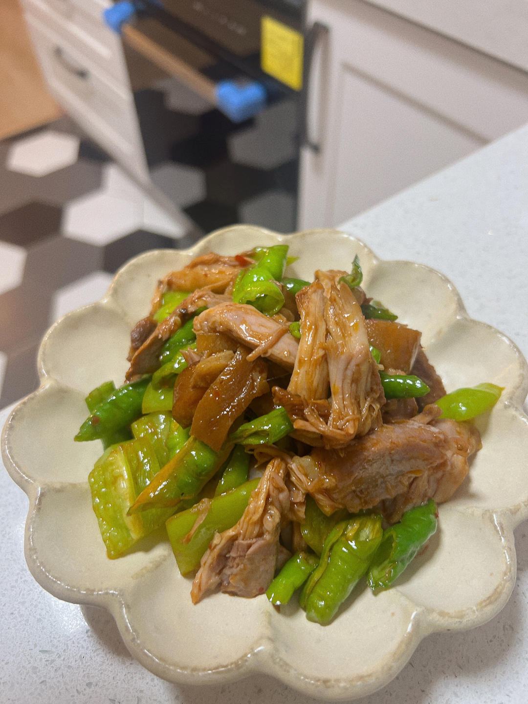 青椒炒肘子