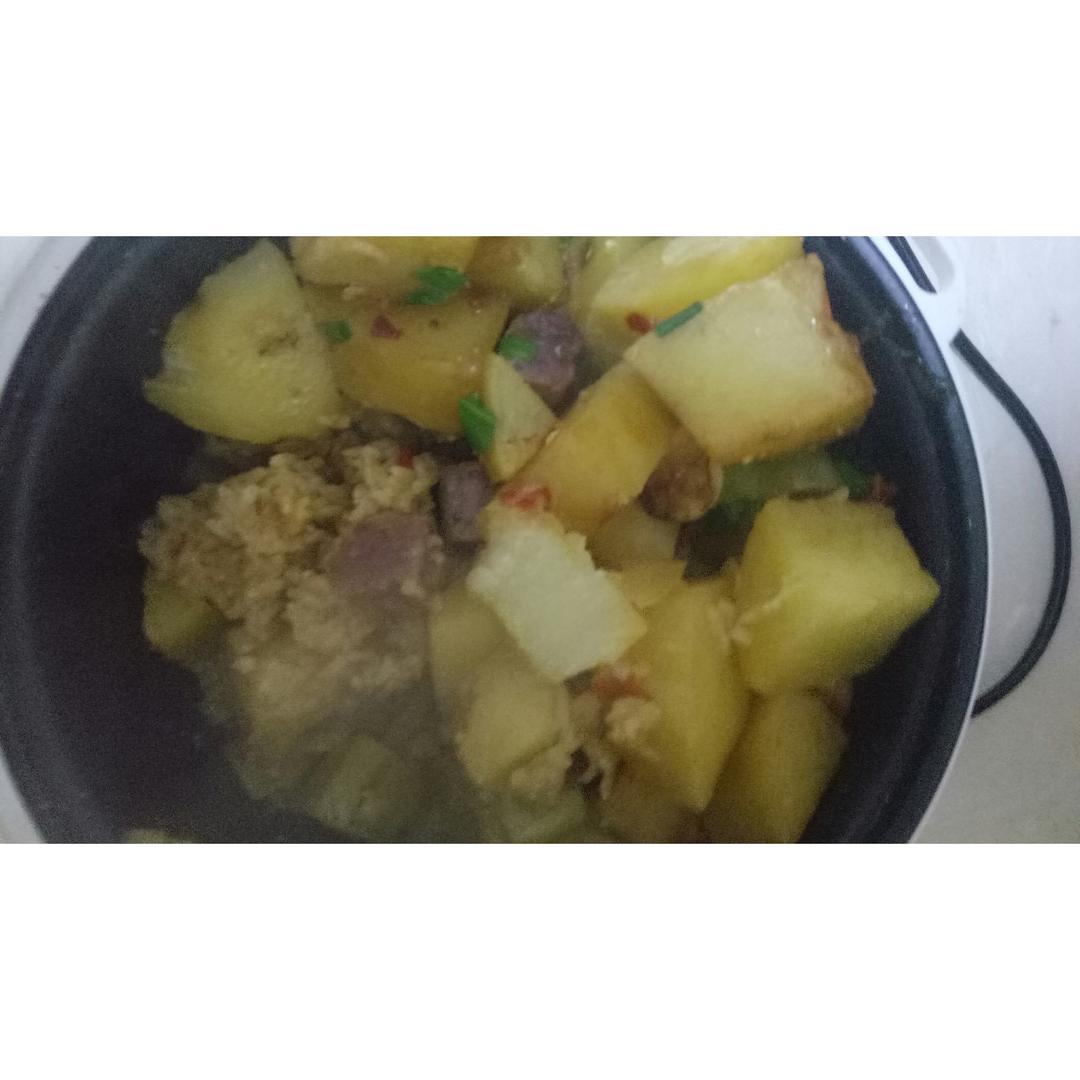 土豆焖饭（电饭锅版）