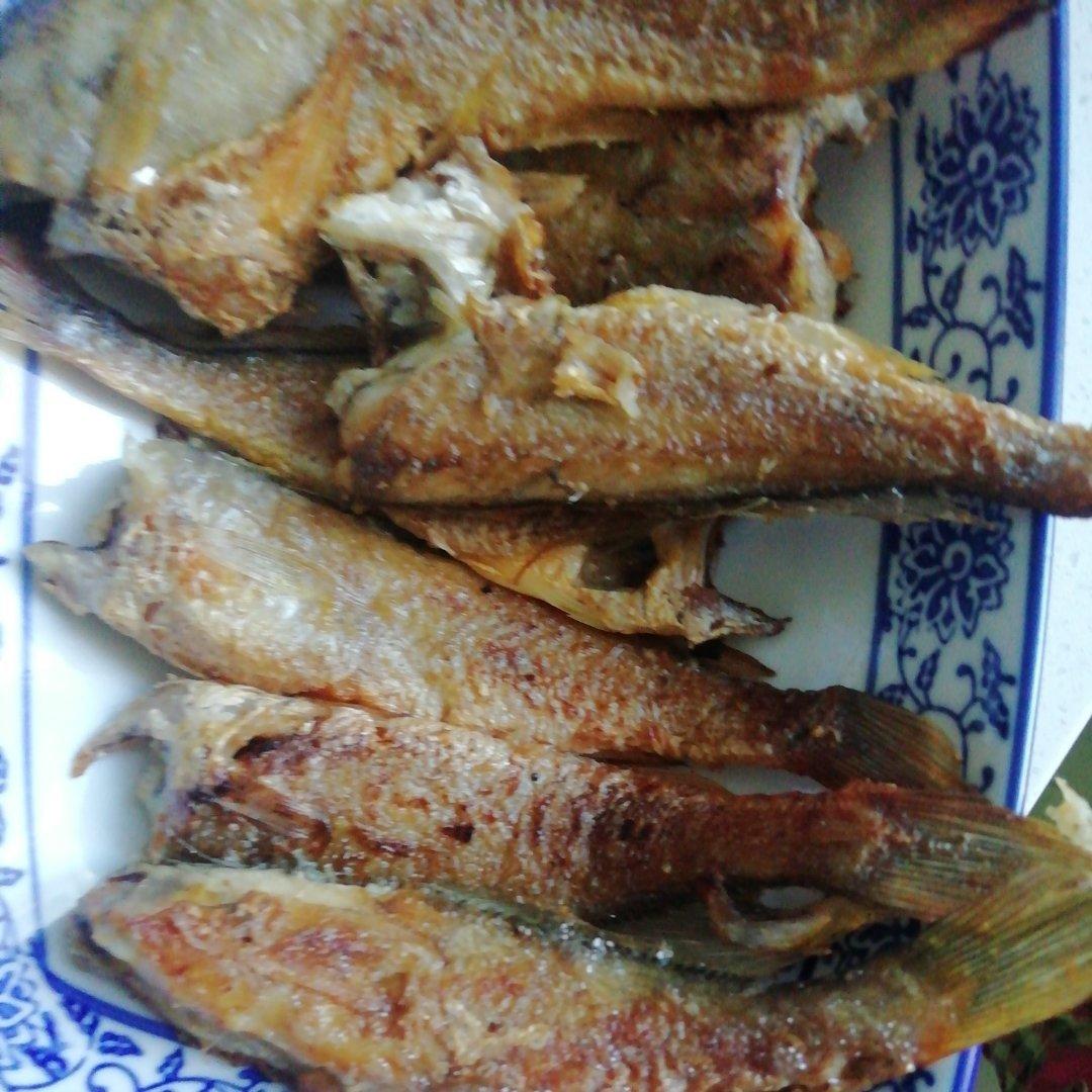 煎鱼/煎黄花鱼/漂亮不掉皮/铁锅煎鱼不粘锅