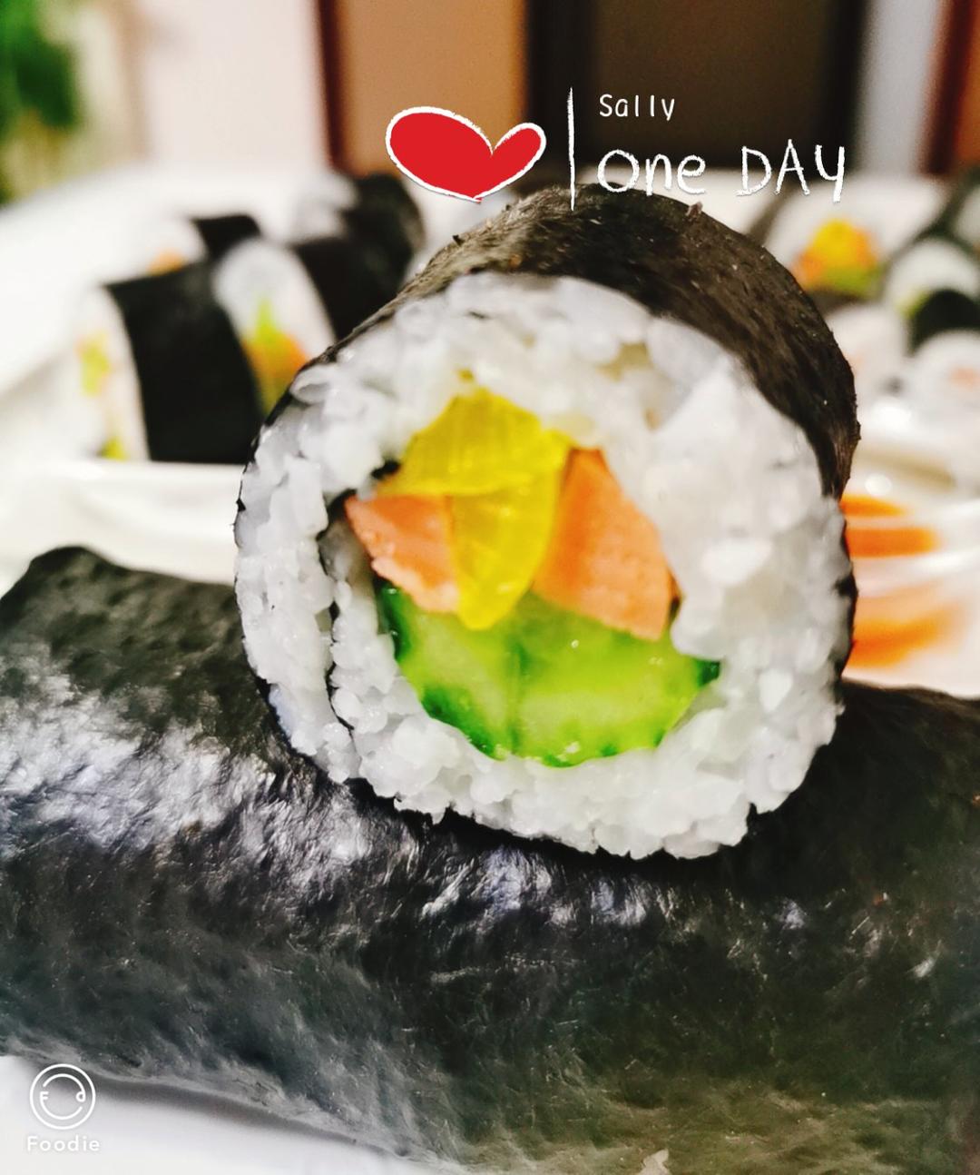 寿司卷
鳗鱼芝士饭团🍙+紫菜卷