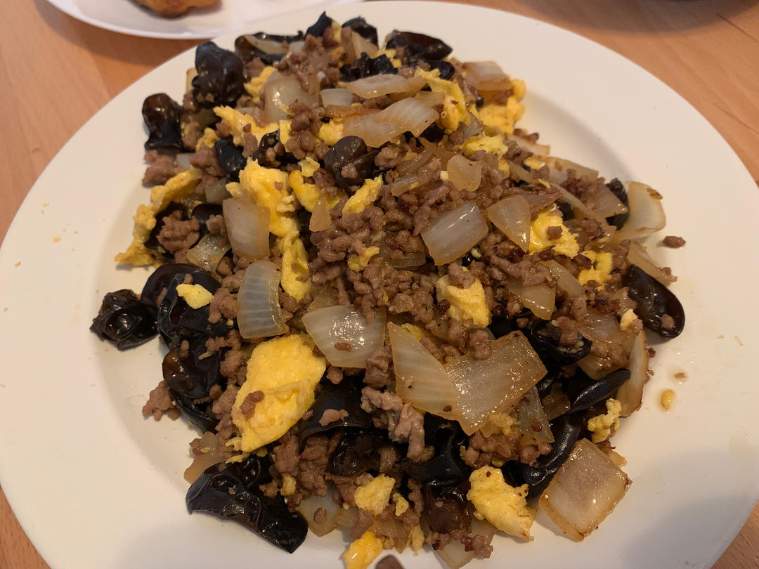洋葱木耳鸡蛋炒肉
