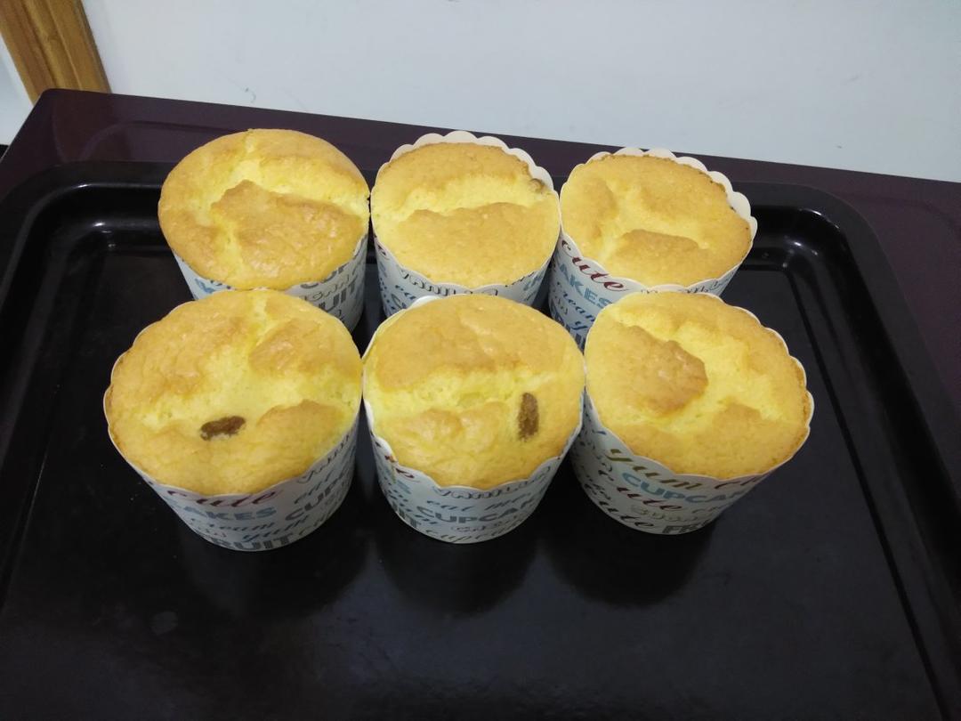 软绵绵的纸杯蛋糕