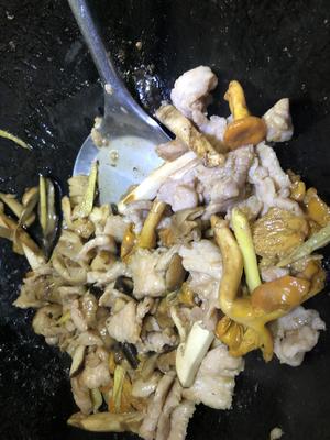 秋季特辑-松茸炖鸡、盐煎松茸、黄油烤松茸和炒松茸的做法的做法 步骤16