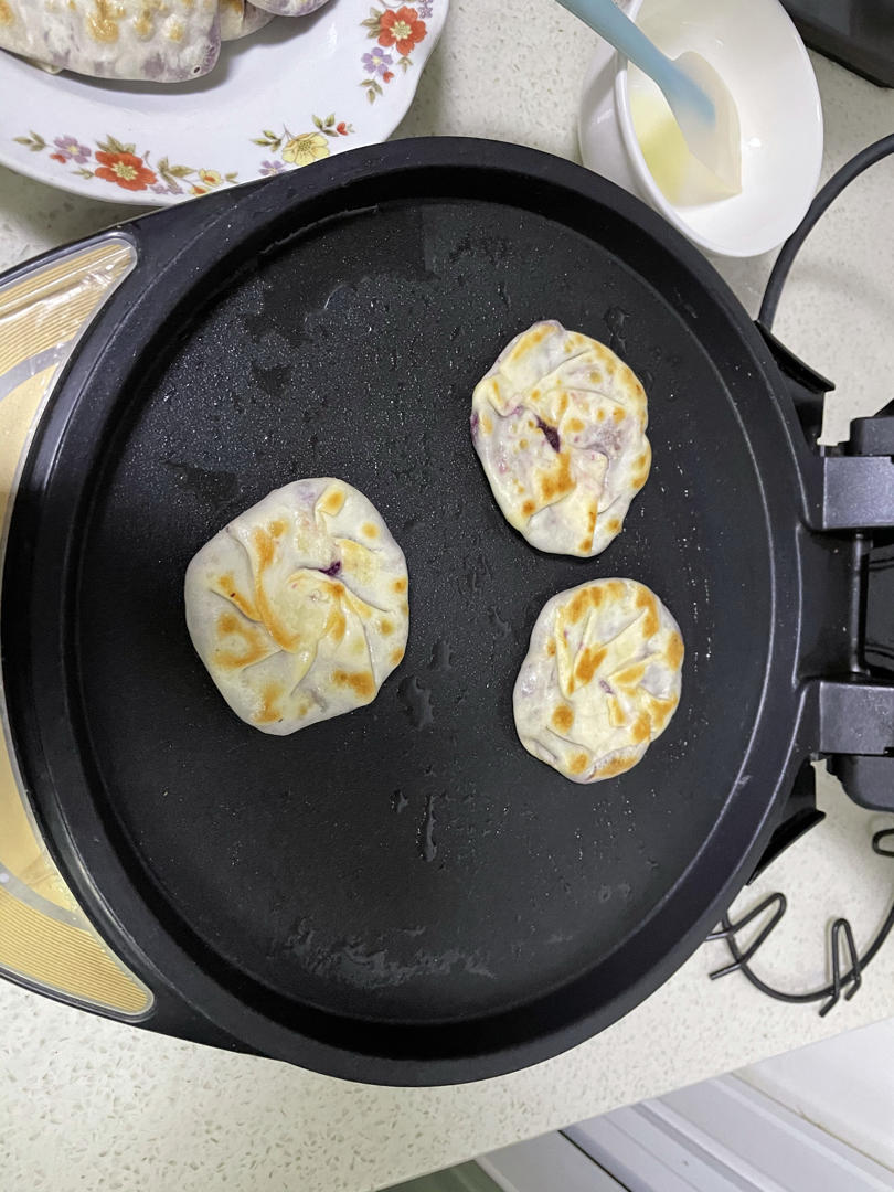 超好吃的烫面紫薯饼饼