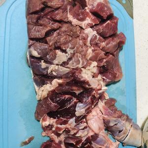 家庭版超嫩多汁的烤羊腿肉的做法 步骤1