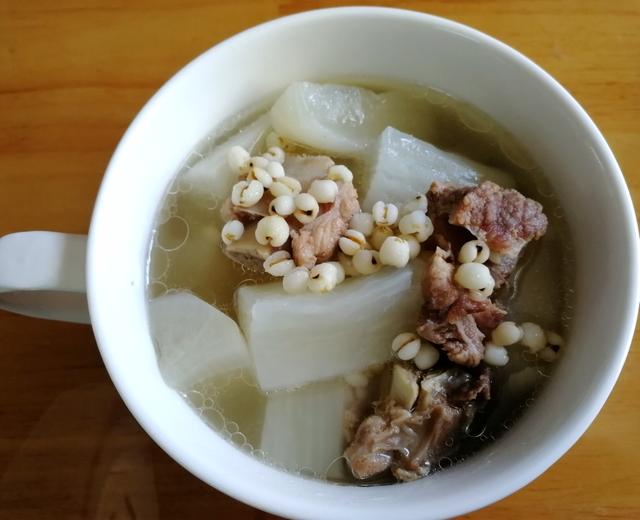 白萝卜排骨薏米汤的做法