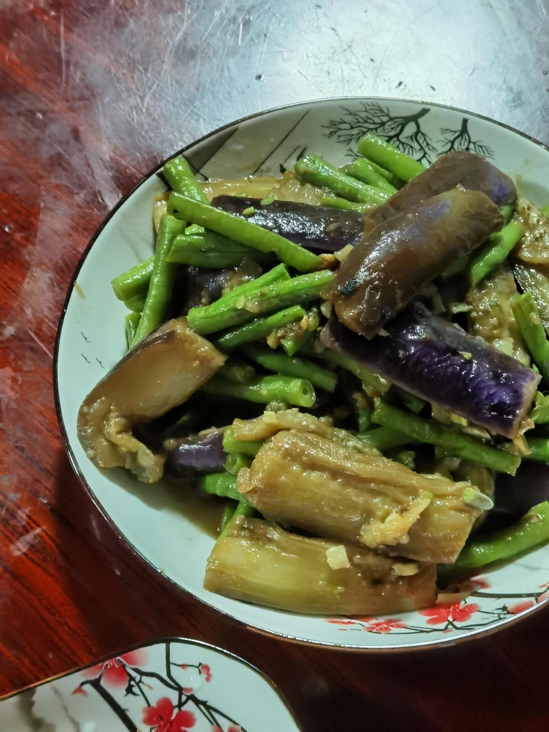 豆角茄子🍆省油版——夏天里的素菜是主题。