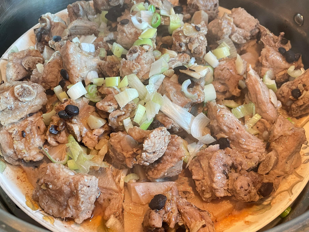 好吃到舔碗的荔浦芋头蒸排骨。