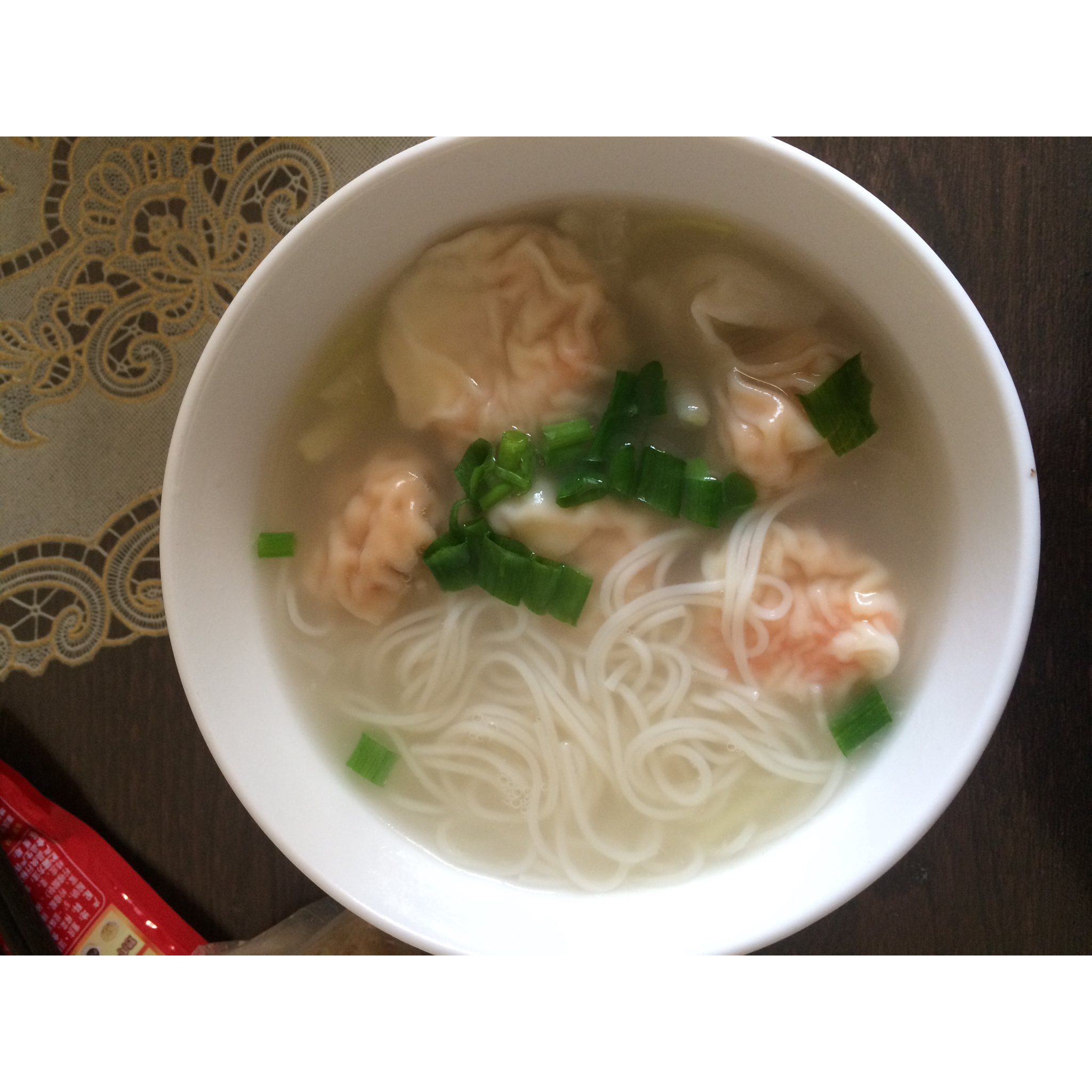 经典港式鲜虾云吞面