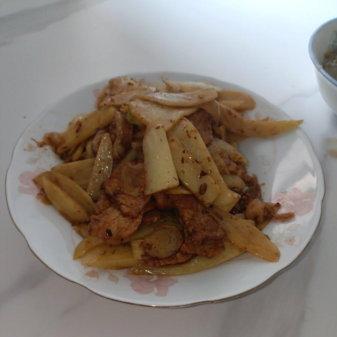 蚝油茭白肉片