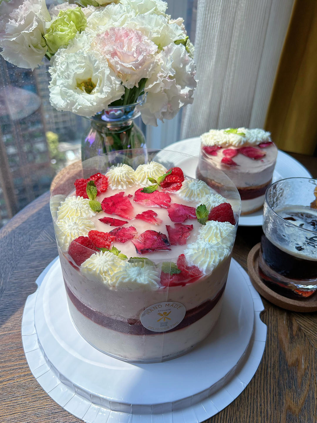 夏日荔枝玫瑰树莓慕斯蛋糕，完美的酸甜搭配