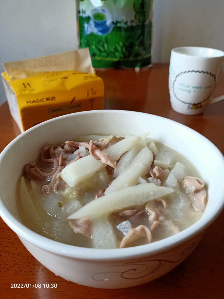 零厨艺→白萝卜猪肚润燥汤