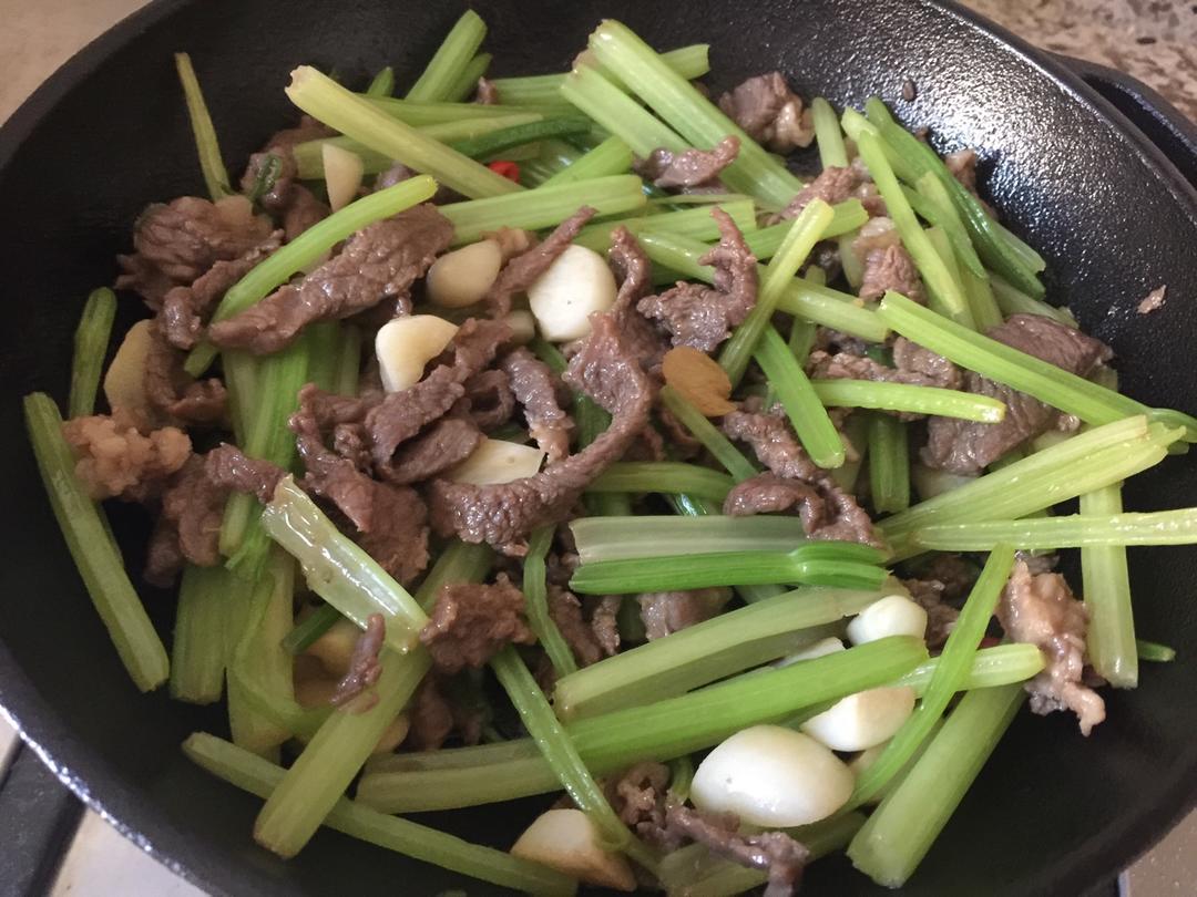 芹菜炒牛肉