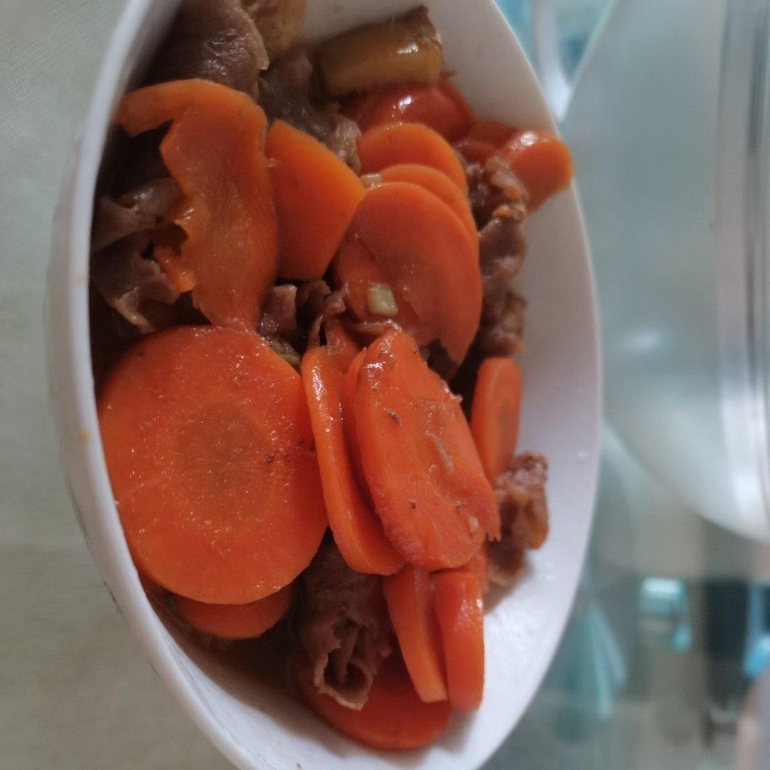 胡萝卜炒牛肉