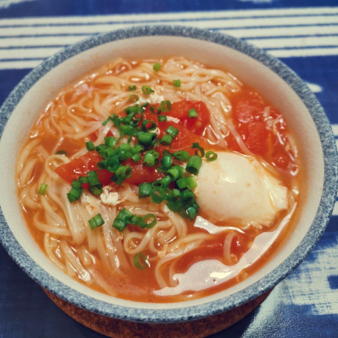 番茄鸡蛋热汤面