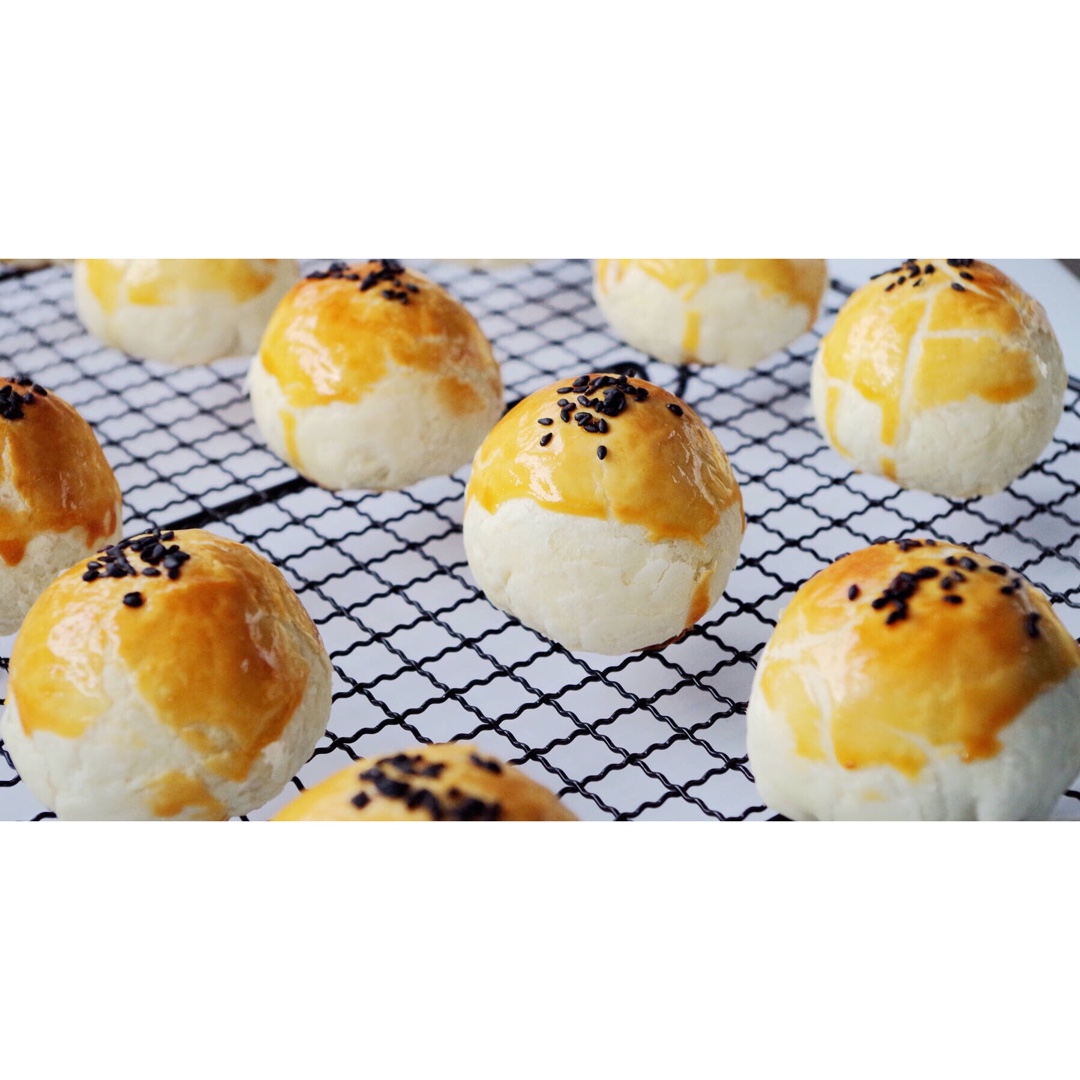 蛋黄酥~紫薯、抹茶、原味~花好月圆，中秋快乐~内附一次做六色蛋黄酥方法~