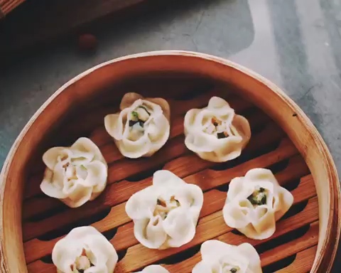 30秒学会莲花饺子的包法（视频）的做法