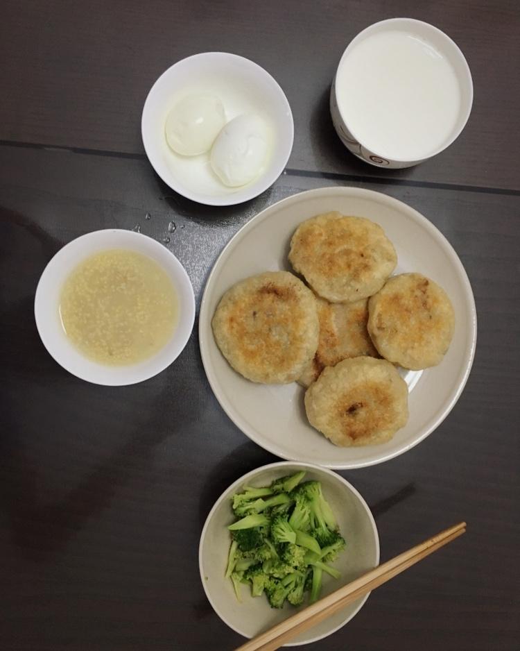 香菇包菜猪肉馅饼